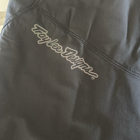 Troy Lee Design Black MTB shorts size medium. - Picture 3 of 5